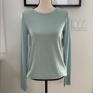 GapFit Breathe Peek-a-boo Back - NWT.